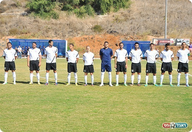 שחקני בית-שאן (צילום: ארנון לוי)